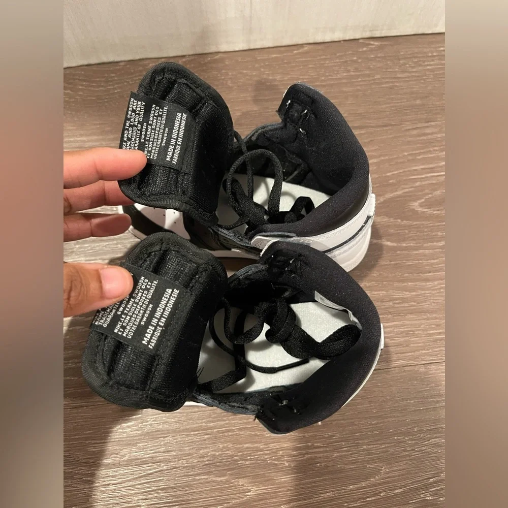 Jordan 1 Retro High OG Black White (TD) - Picture 9 of 9